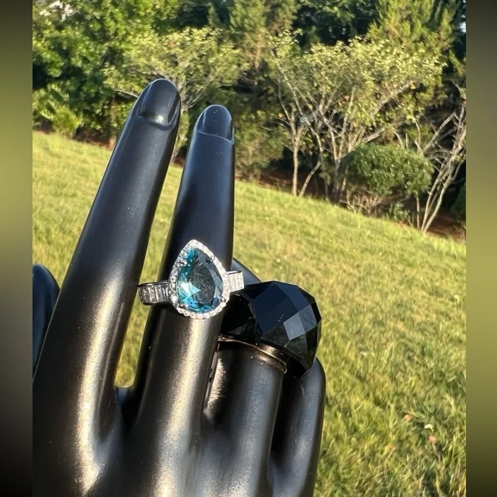 Light sapphire teardrop 2.4CT silver ring with swarovski elements size 9